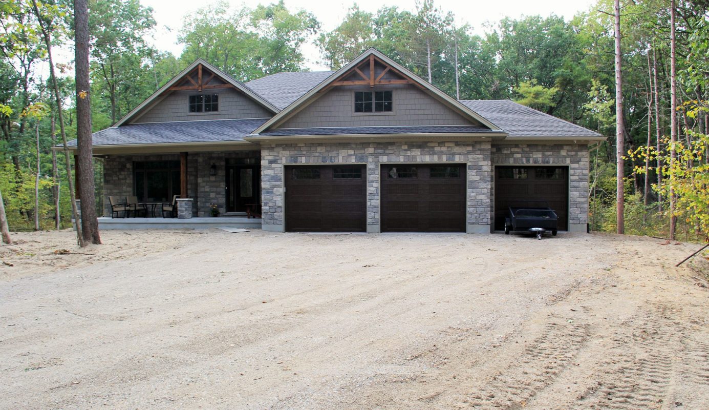 huron-woods-home-2015_front_of_home_exterior