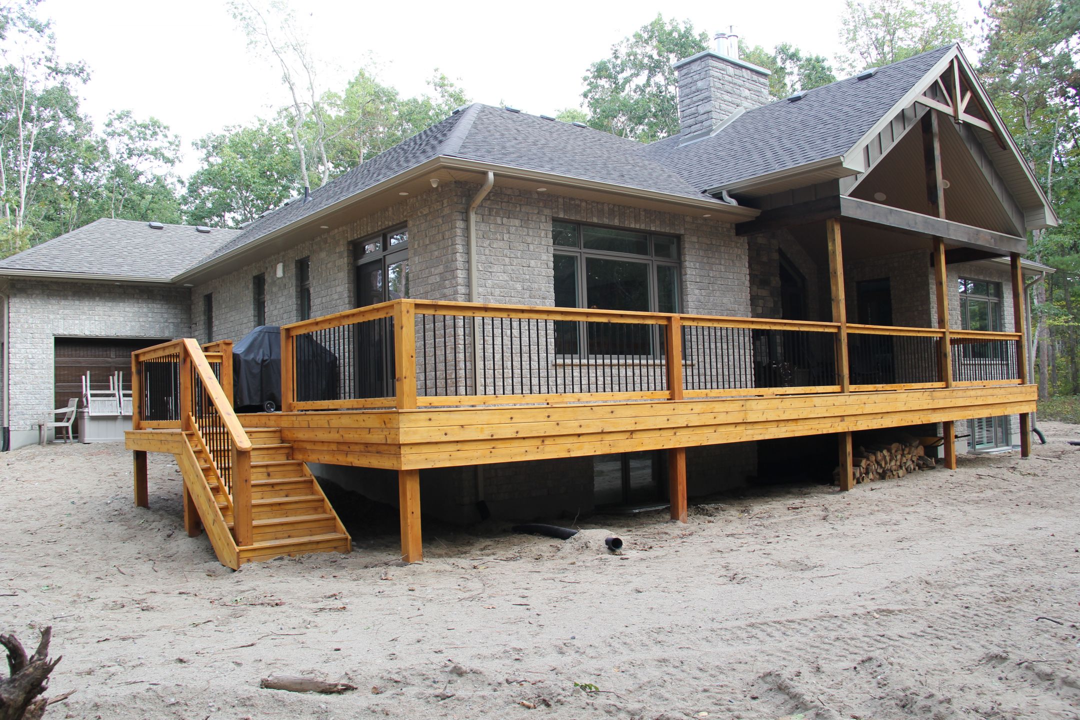 huronwoodshome2015_rear_deck_2 Nicholson Builders Inc.