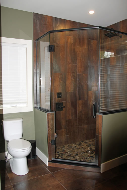 portfrankshomeensuite_shower_web