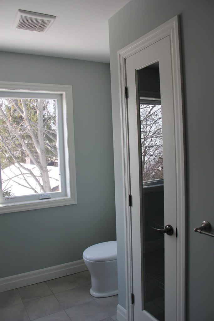 stjoecottage2016_upstairs_linen_closet_in_bathroom_web